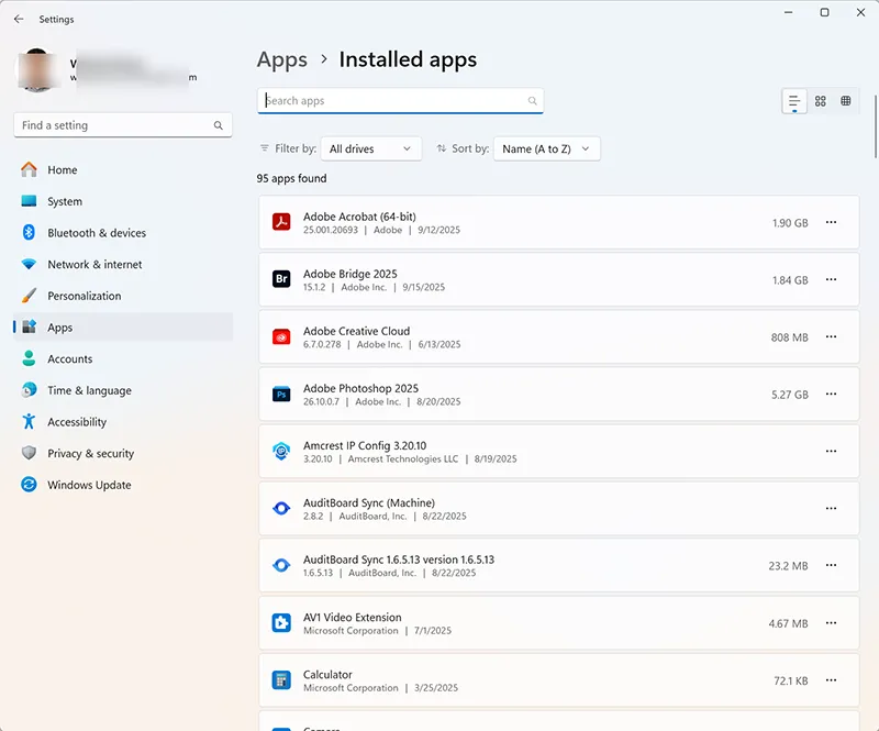 Windows 11 Installed Apps page showing size sorting.